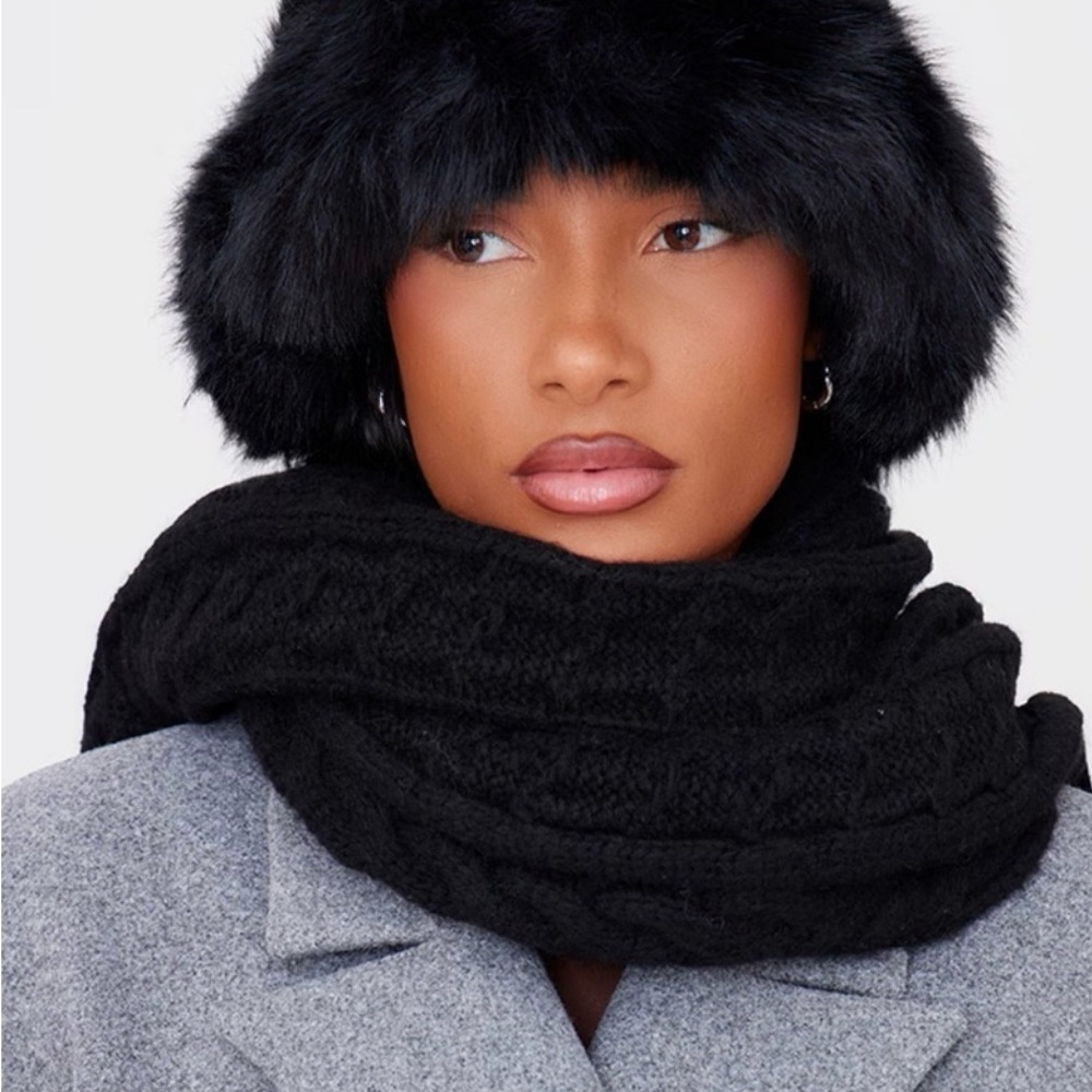 Pretty Little Thing Black Fluffy Large Bucket Hat